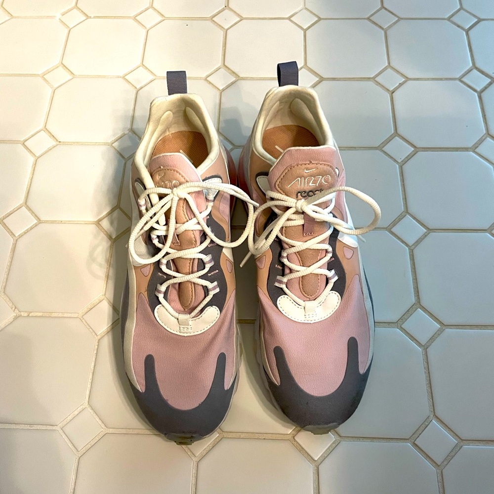 Nike Air 270